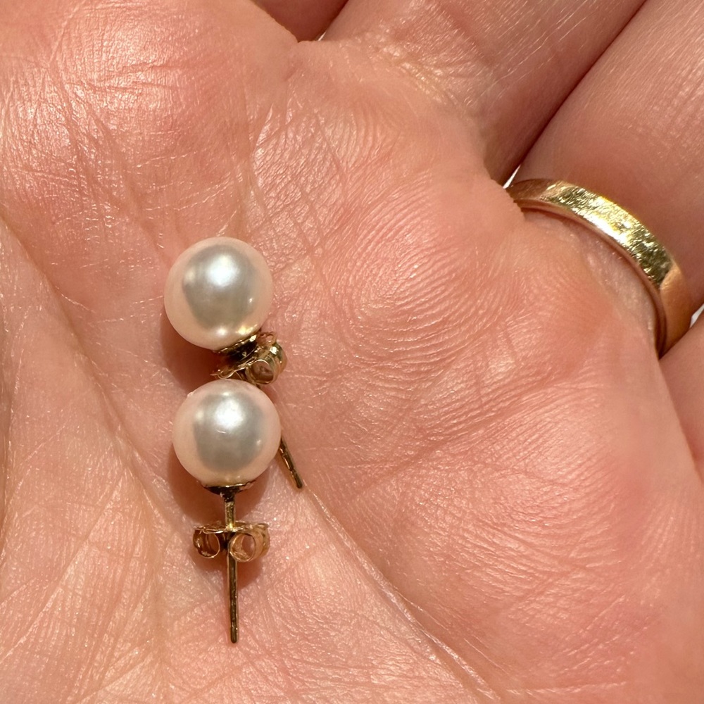 7mm Akoya pearl cream 18k gold earrings studs AA quality